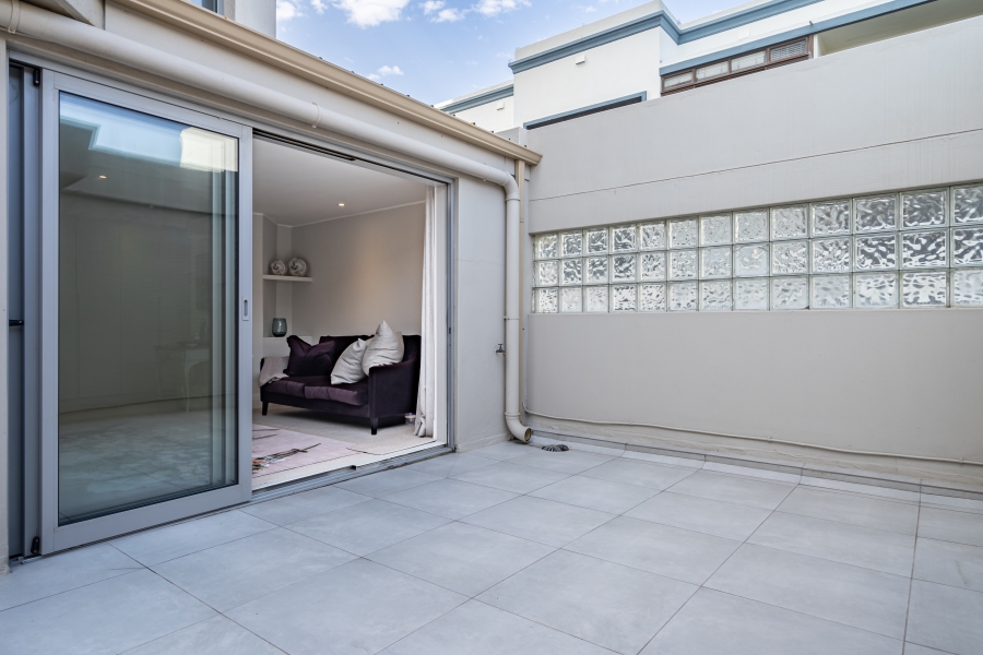 3 Bedroom Property for Sale in Mouille Point Western Cape